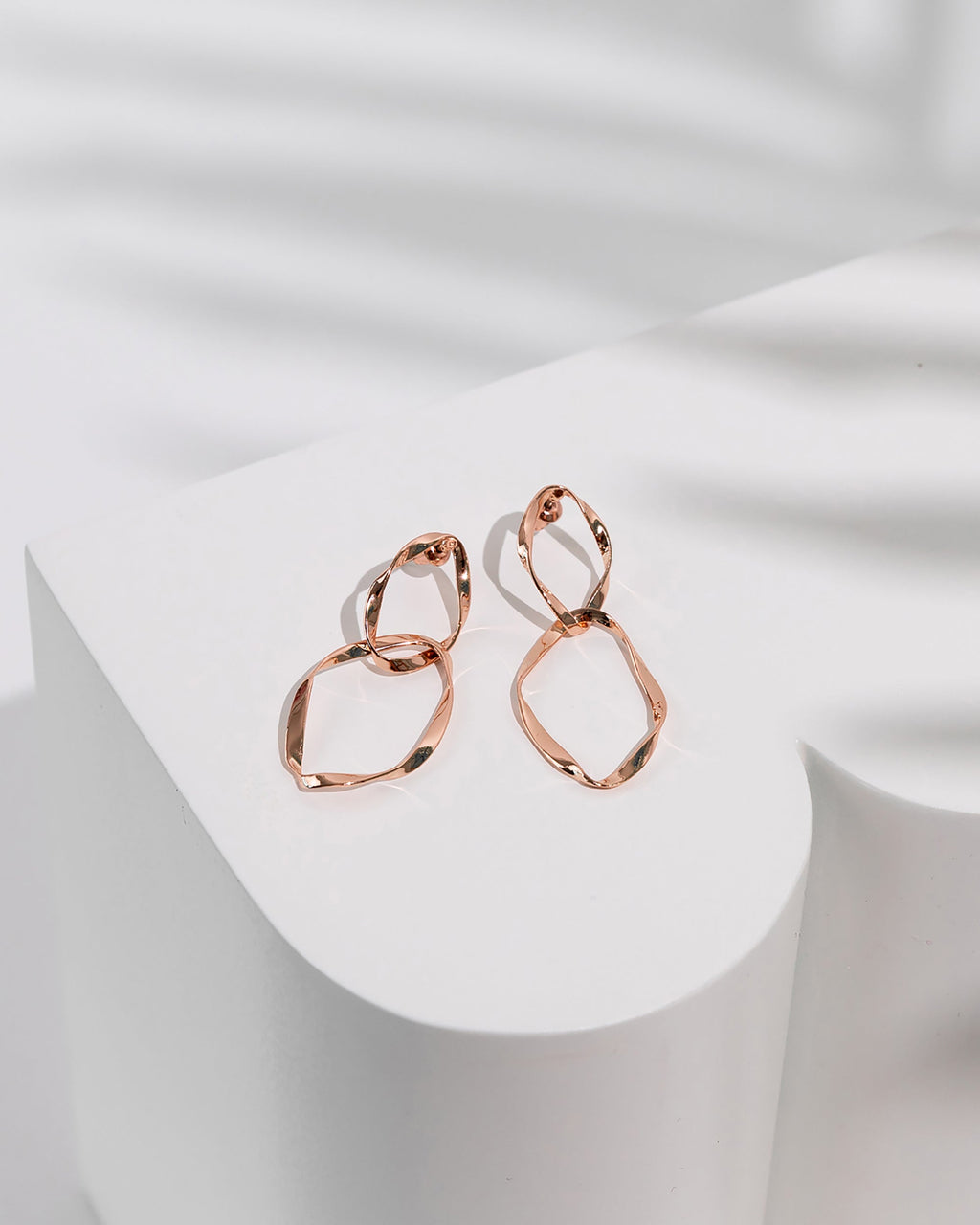 Hammered Infinity Hoop