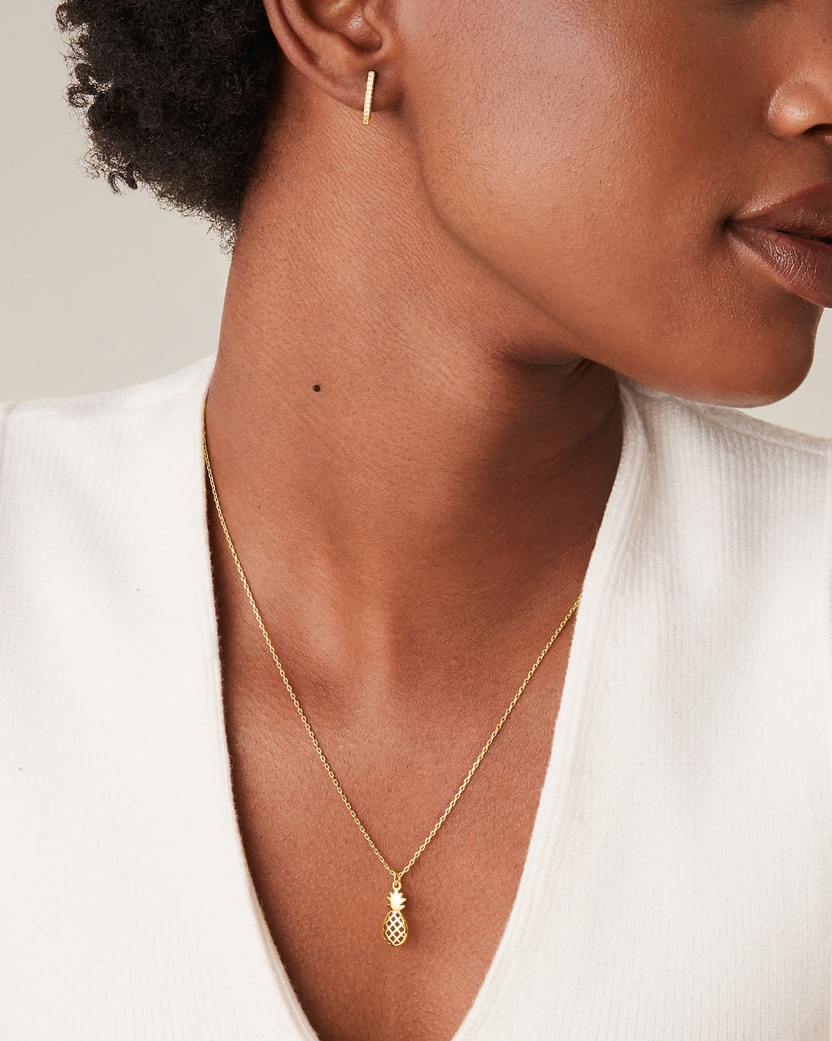 Dainty Pineapple Pendant Necklace