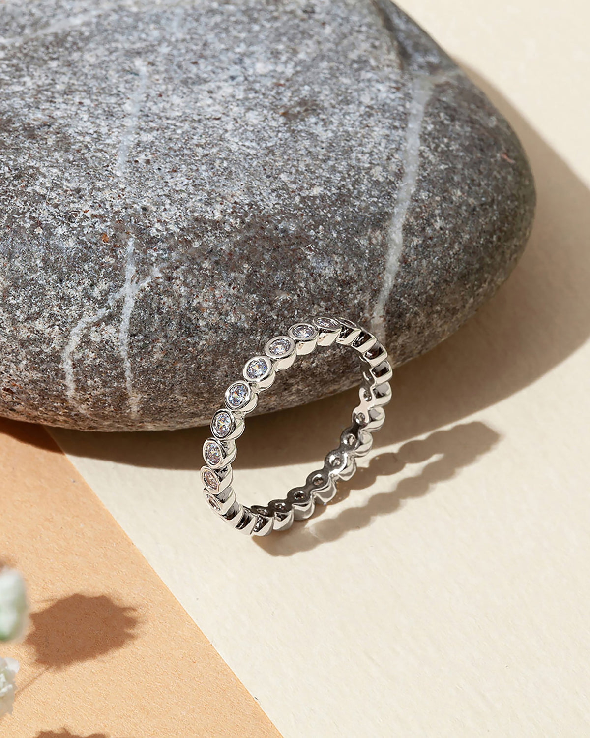 Lola Eternity Band