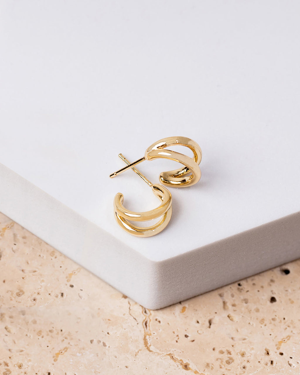 Mia Hoops